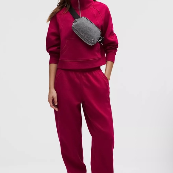 Lululemon Everywhere Glitter Belt Bag 1L in Dark Silver/Graphite Grey/Silver - Picture 4 of 8